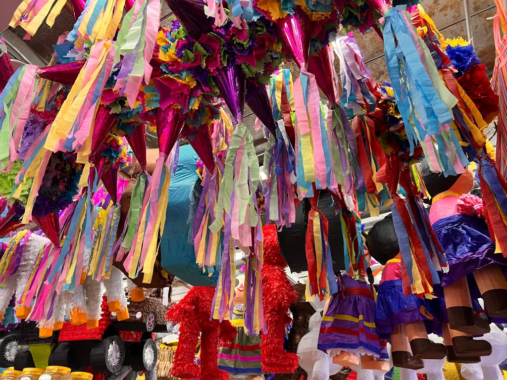 Piñatas: Del desmadre mexicano al orden europeo